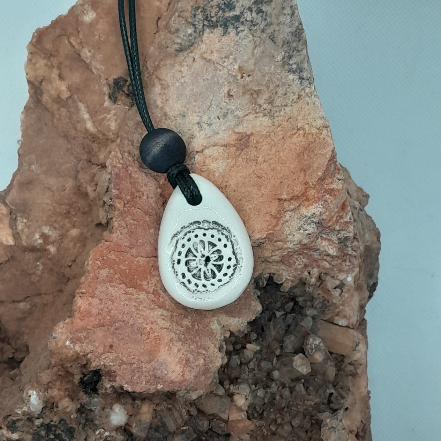 Etched Bloom Diffuser Necklace – Handmade