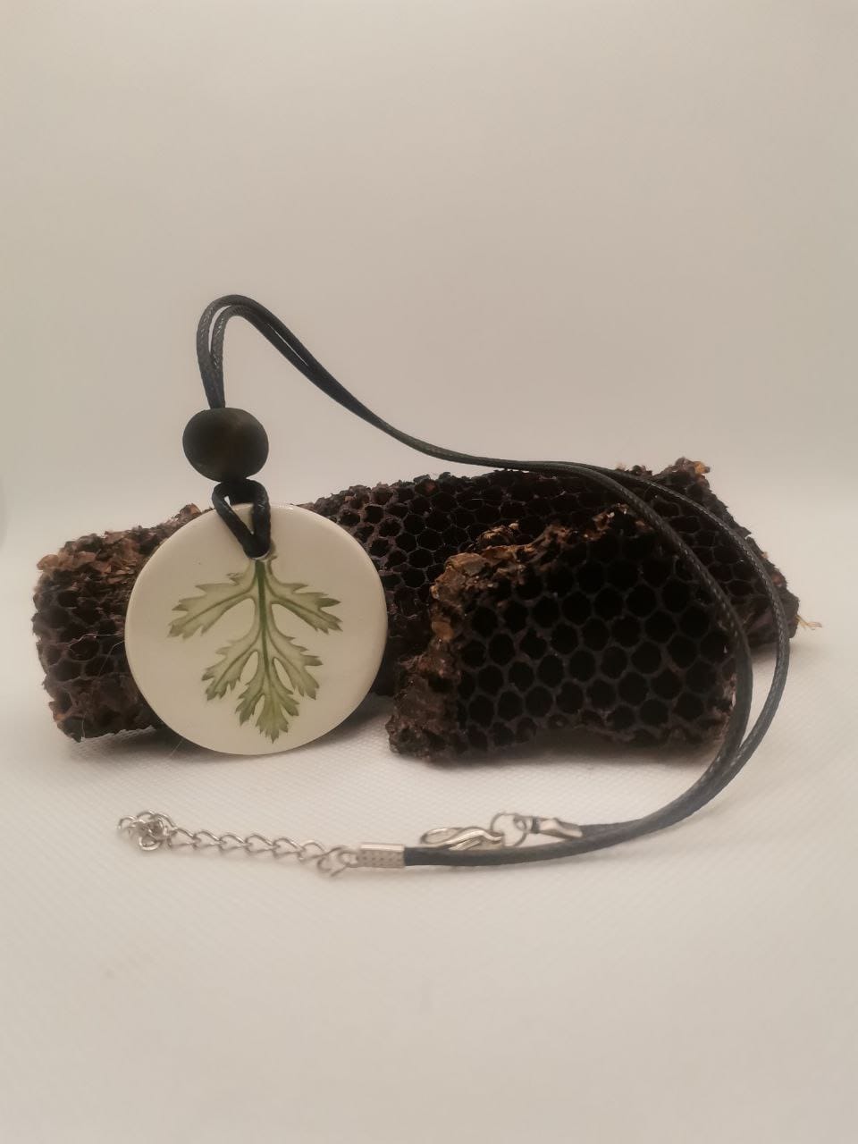 Botanical Leaf Diffuser Necklace – Handmade