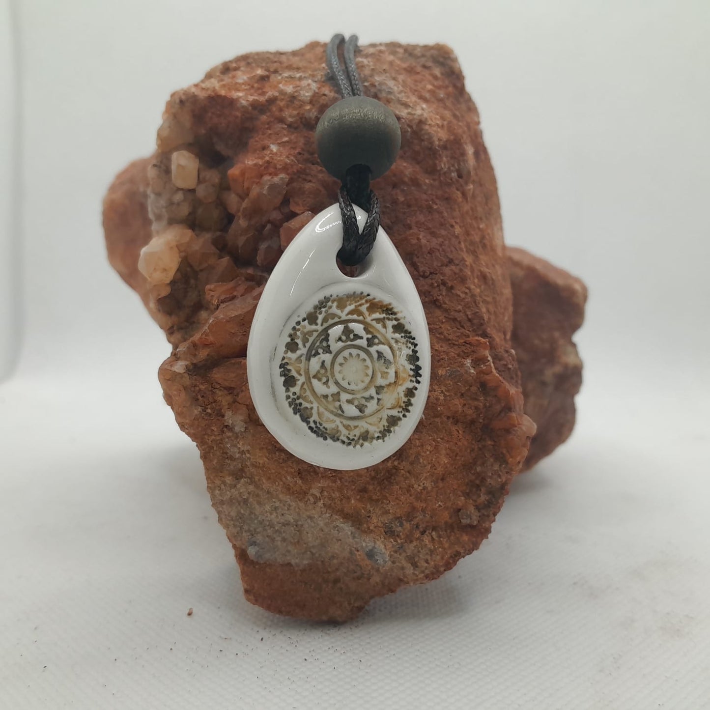 Earthen Glow Diffuser Necklace – Handmade